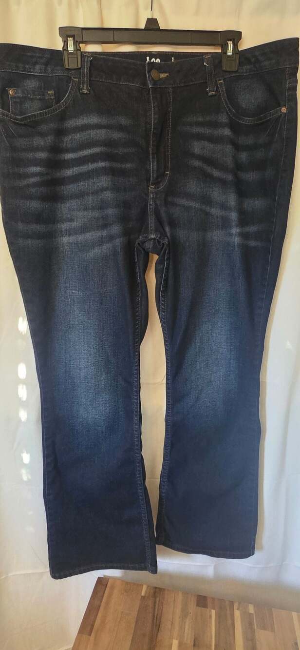 Lee Riders Midrise Bootcut Jeans Size 20P